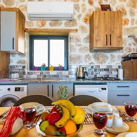 Uezuemlue 2 Bedroom Secluded With Private Pool Hot Tub Villa