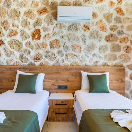 Uezuemlue 2 Bedroom Secluded With Private Pool Hot Tub Villa