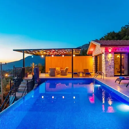 Uezuemlue 2 Bedroom Secluded With Private Pool Hot Tub