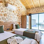 Villa Uezuemlue 2 Bedroom Secluded With Private Pool Hot Tub