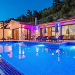 Villa Uezuemlue 2 Bedroom Secluded With Private Pool Hot Tub