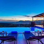 Villa Uezuemlue 2 Bedroom Secluded With Private Pool Hot Tub