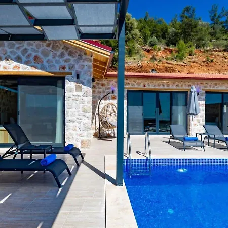 Вилла Uezuemlue 2 Bedroom Secluded With Private Pool Hot Tub *