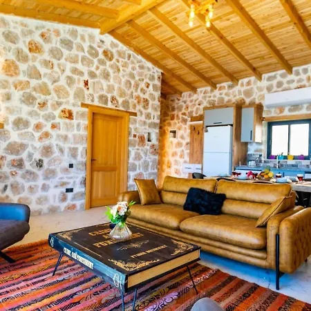 Uezuemlue 2 Bedroom Secluded With Private Pool Hot Tub Villa
