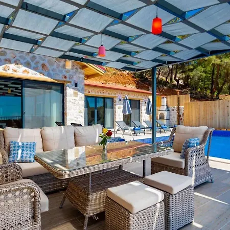 Uezuemlue 2 Bedroom Secluded With Private Pool Hot Tub Villa Kalkan