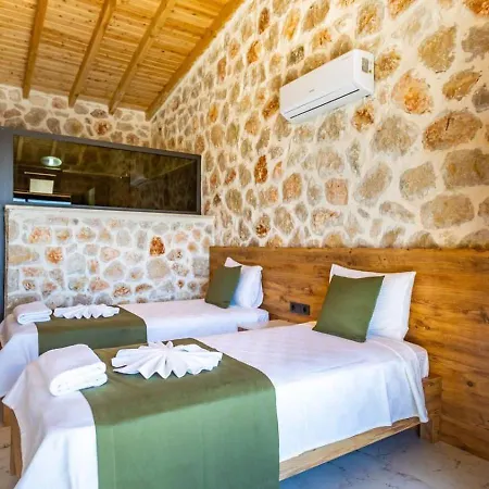 Uezuemlue 2 Bedroom Secluded With Private Pool Hot Tub