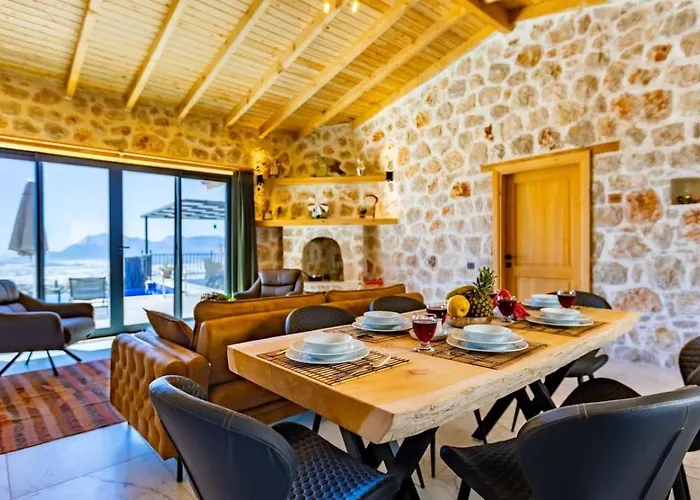 Вилла Uezuemlue 2 Bedroom Secluded With Private Pool Hot Tub *