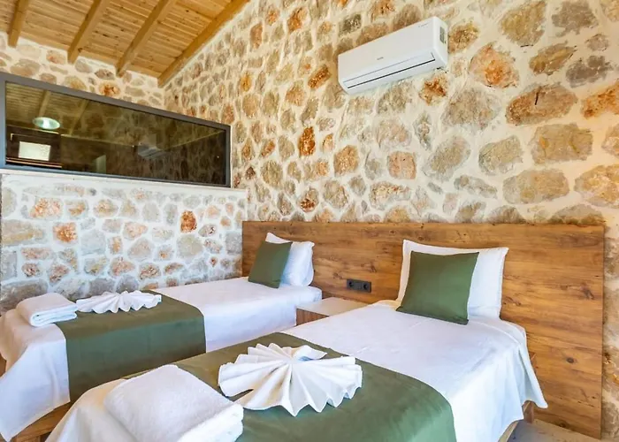 Uezuemlue 2 Bedroom Secluded With Private Pool Hot Tub