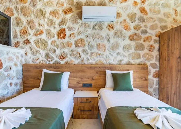 Uezuemlue 2 Bedroom Secluded With Private Pool Hot Tub Вилла