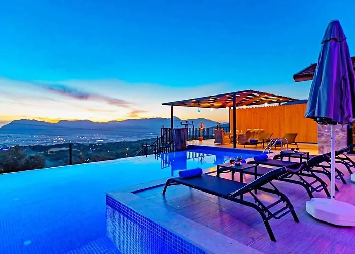 Uezuemlue 2 Bedroom Secluded With Private Pool Hot Tub *