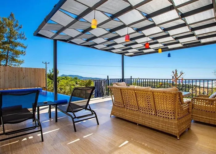 Uezuemlue 2 Bedroom Secluded With Private Pool Hot Tub Вилла Калкан
